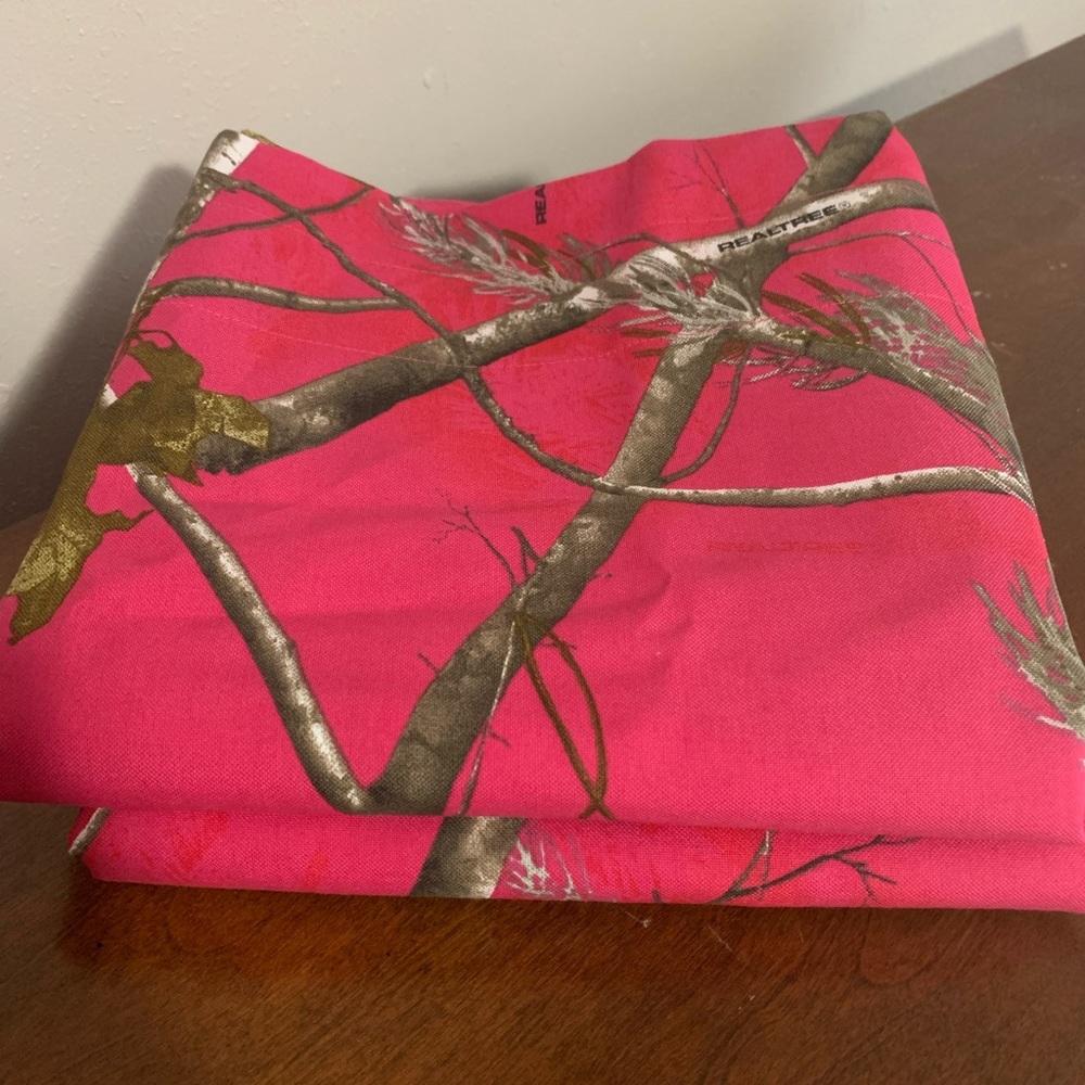 RealTree APC Hot Pink Fuchsia Camo Window Panels Curtain Pair 80x84 40x84